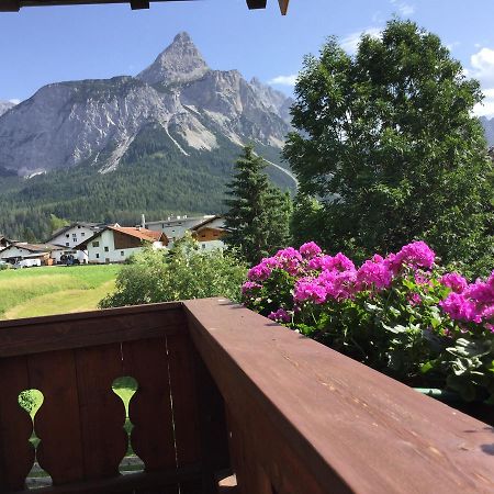 Haus Karl'S Ruh Bed & Breakfast Ehrwald Dış mekan fotoğraf