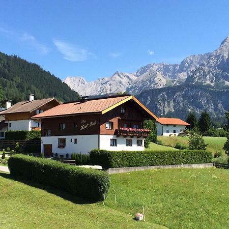 Haus Karl'S Ruh Bed & Breakfast Ehrwald Dış mekan fotoğraf