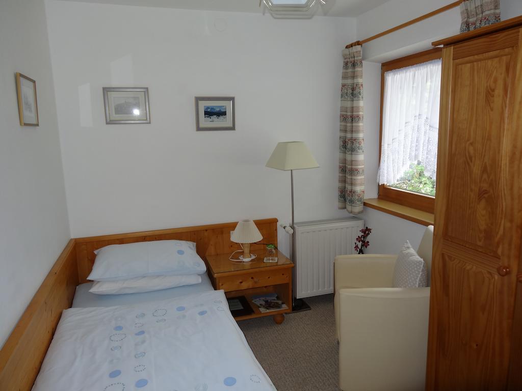 Haus Karl'S Ruh Bed & Breakfast Ehrwald Oda fotoğraf