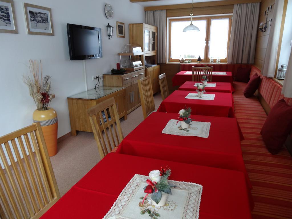 Haus Karl'S Ruh Bed & Breakfast Ehrwald Dış mekan fotoğraf