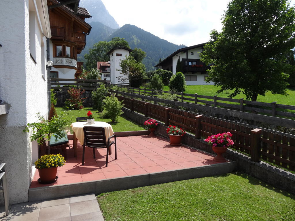 Haus Karl'S Ruh Bed & Breakfast Ehrwald Dış mekan fotoğraf