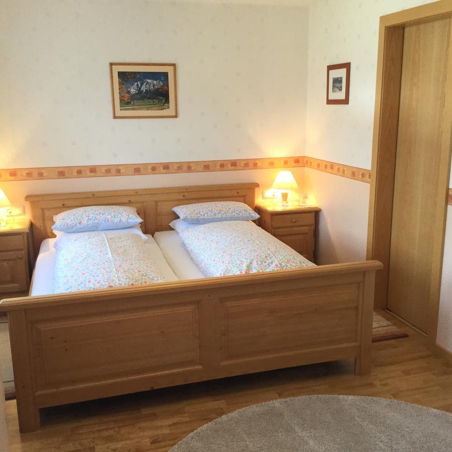 Haus Karl'S Ruh Bed & Breakfast Ehrwald Dış mekan fotoğraf